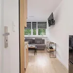 Piastow Comfy With Balcony & Office In By Renters קטוביץ