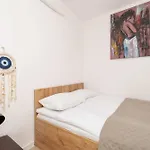 Piastow Comfy With Balcony & Office In By Renters דירה קטוביץ