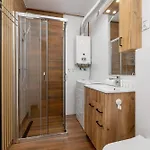 Piastow Comfy With Balcony & Office In By Renters קטוביץ