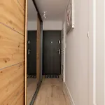 דירה Piastow Comfy With Balcony & Office In By Renters קטוביץ