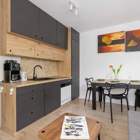 Apartament Piastow Comfy With Balcony & Office In By Renters