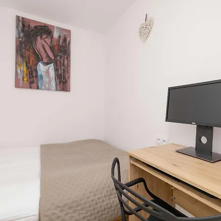 Piastow Comfy With Balcony & Office In By Renters * Katowice