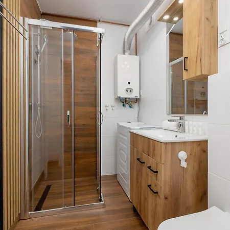 Piastow Comfy With Balcony & Office In By Renters Katowice