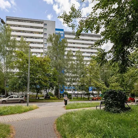Piastow Comfy With Balcony & Office In By Renters Appartement