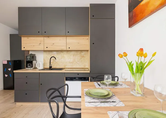 Apartament Piastow Comfy With Balcony & Office In By Renters