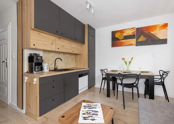 Apartament Piastow Comfy With Balcony & Office In By Renters