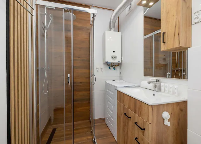 Piastow Comfy With Balcony & Office In By Renters Apartament Katowice