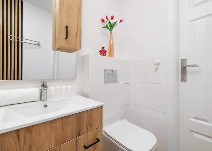 Piastow Comfy With Balcony & Office In By Renters Katowice